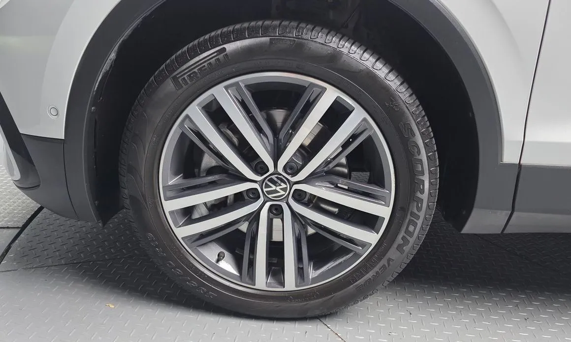 Volkswagen Tiguan — фото 4