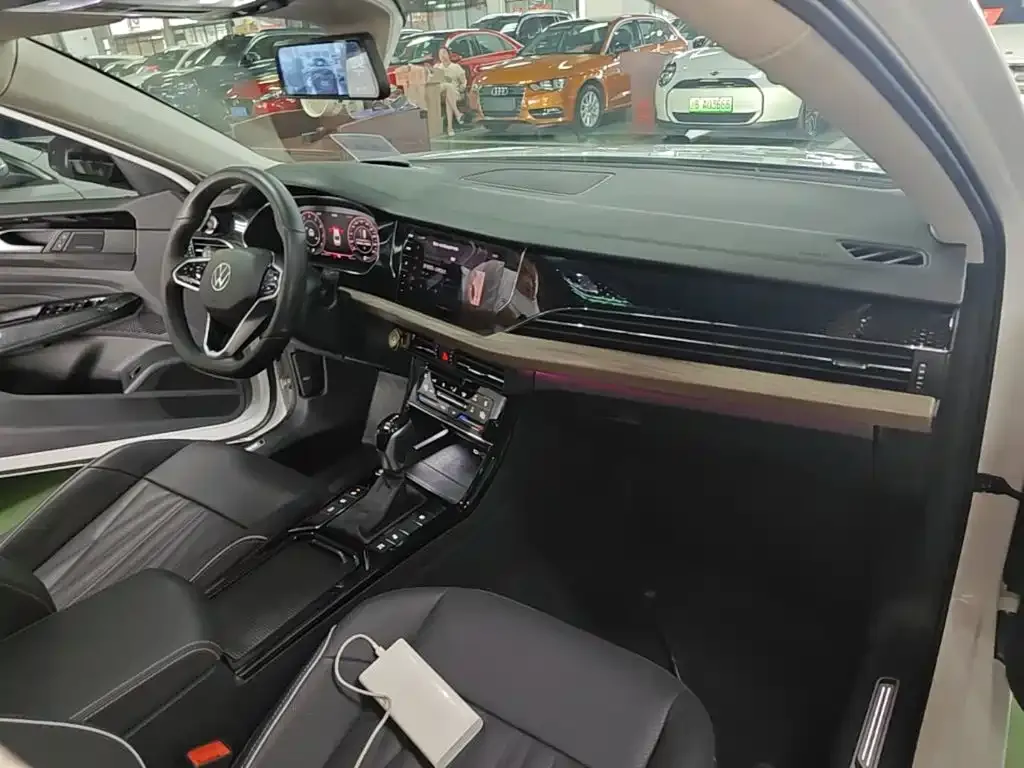 Volkswagen Passat — фото 8