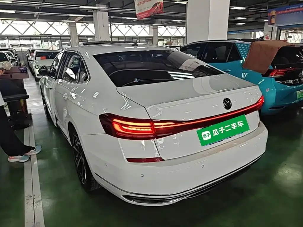 Volkswagen Passat — фото 6