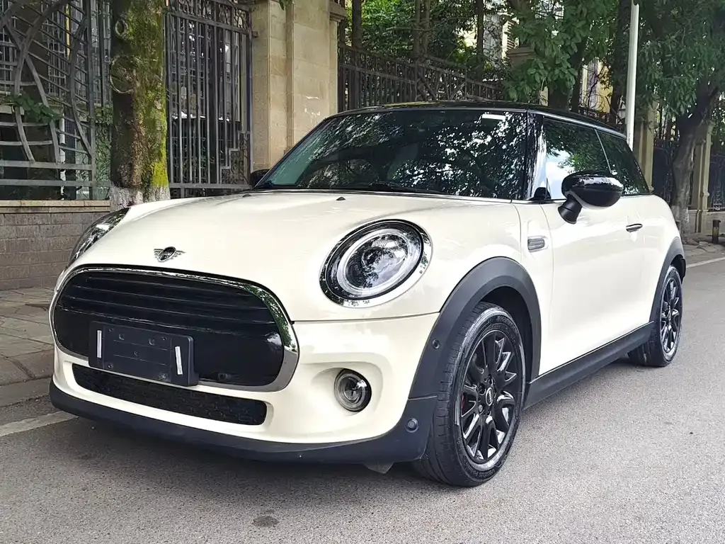 MINI Cooper (3-door) — фото 1