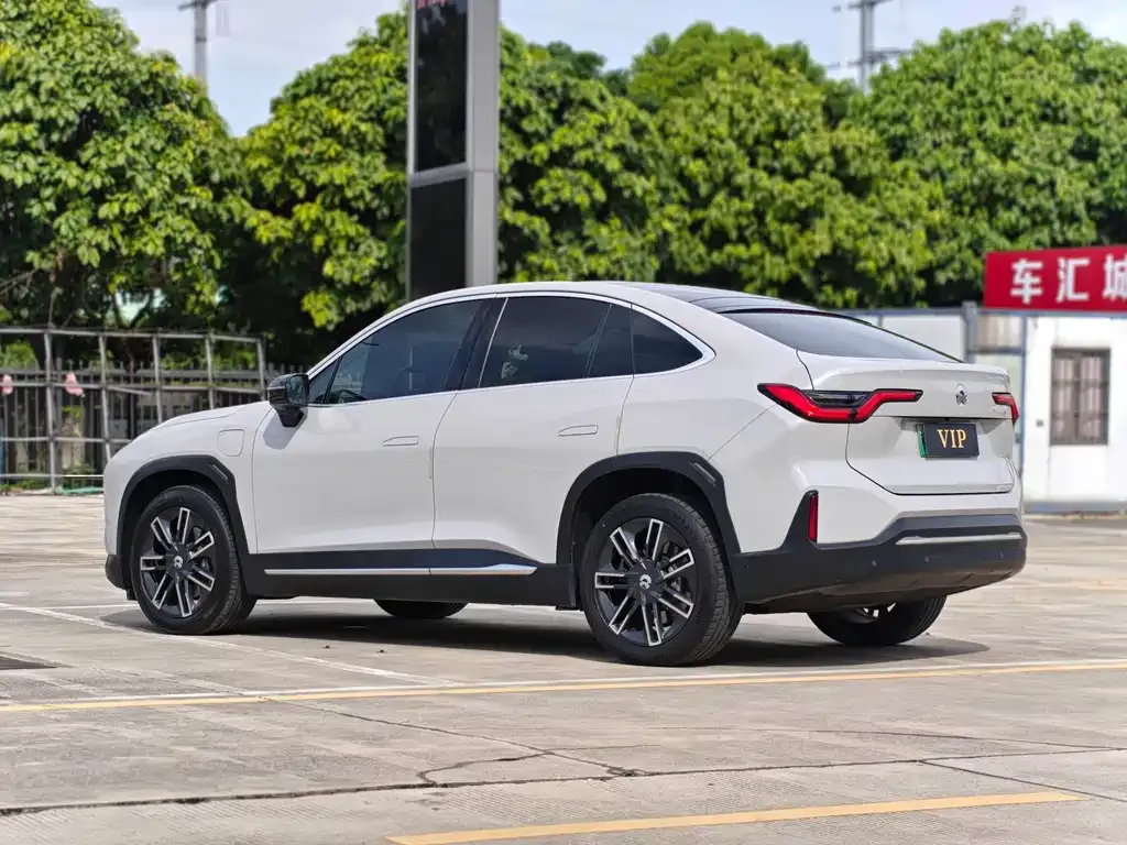 NIO EC6 — фото 10