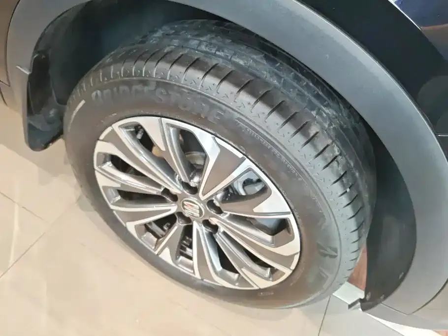 Buick Envision Plus — фото 3