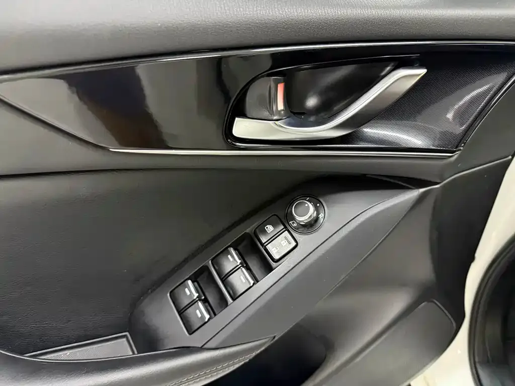 Mazda CX-4 — фото 10