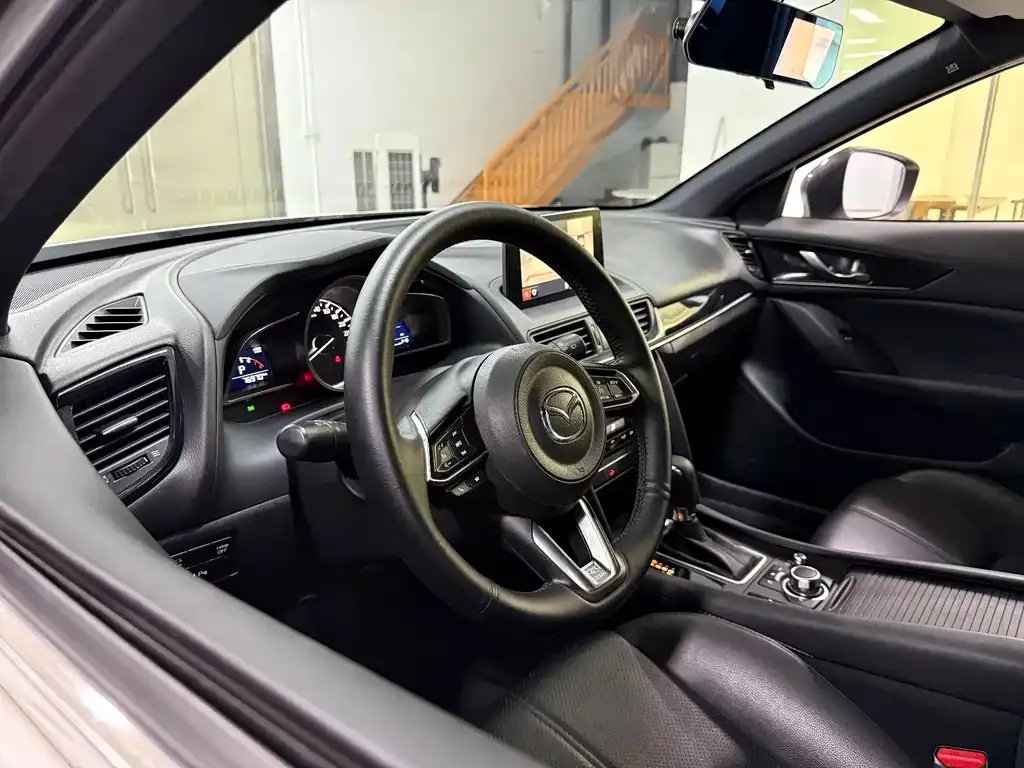 Mazda CX-4 — фото 8