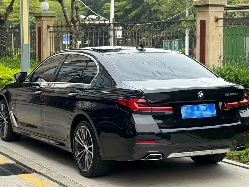 BMW 5 Series — фото 10