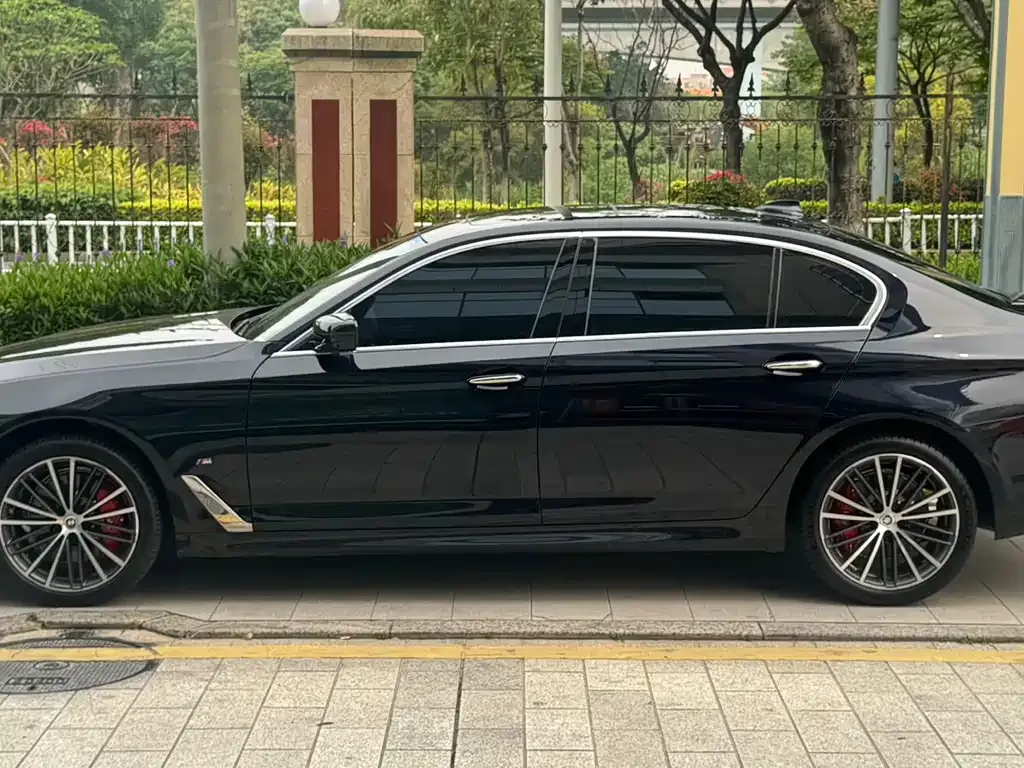 BMW 5 Series — фото 3