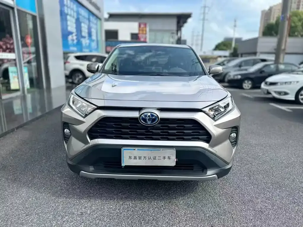 Toyota RAV4 — фото 9