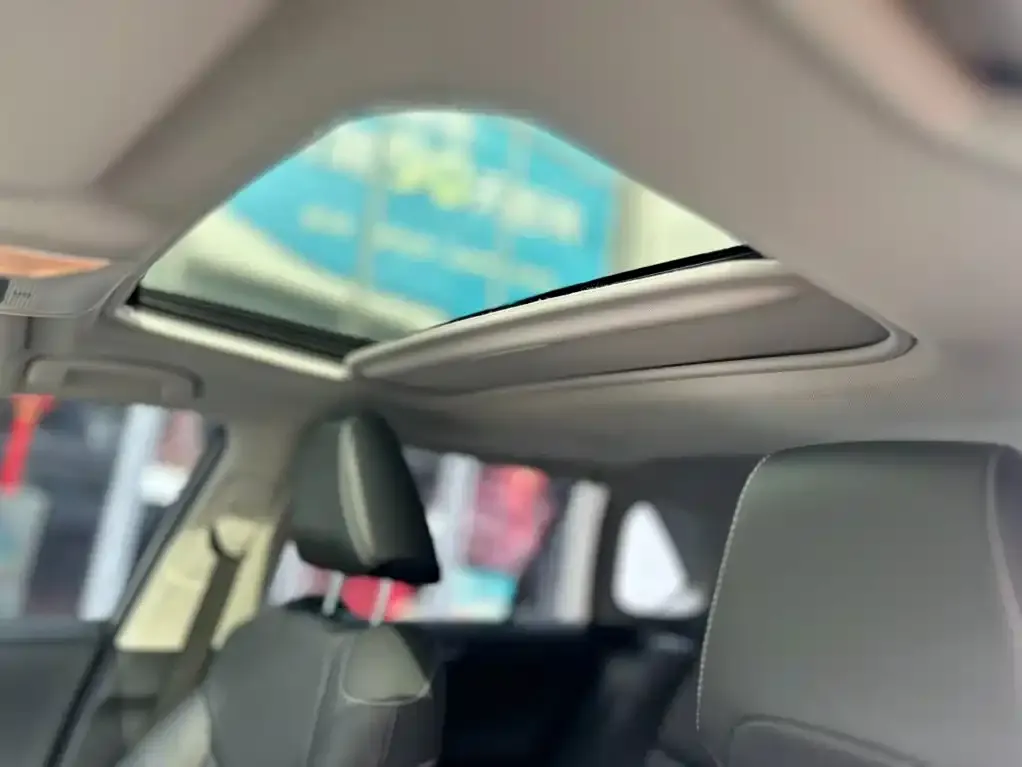 Toyota RAV4 — фото 3