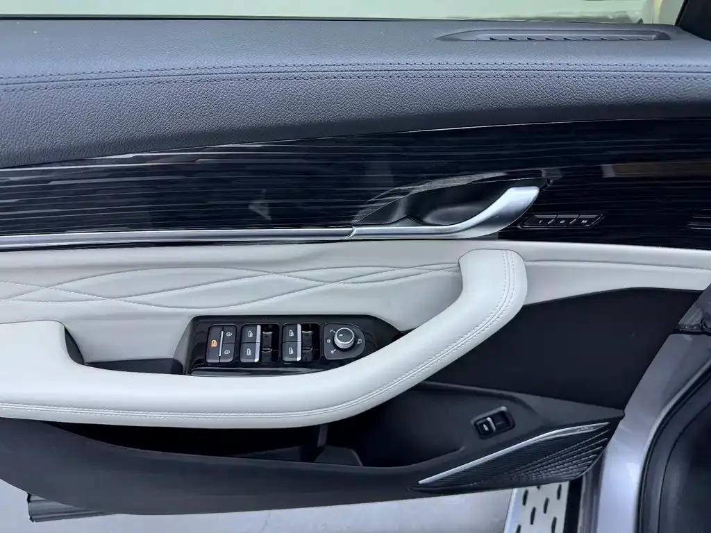 Geely Xingyue L — фото 10
