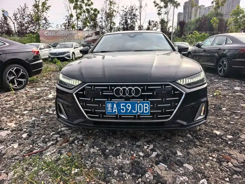 Audi A7L — фото 1