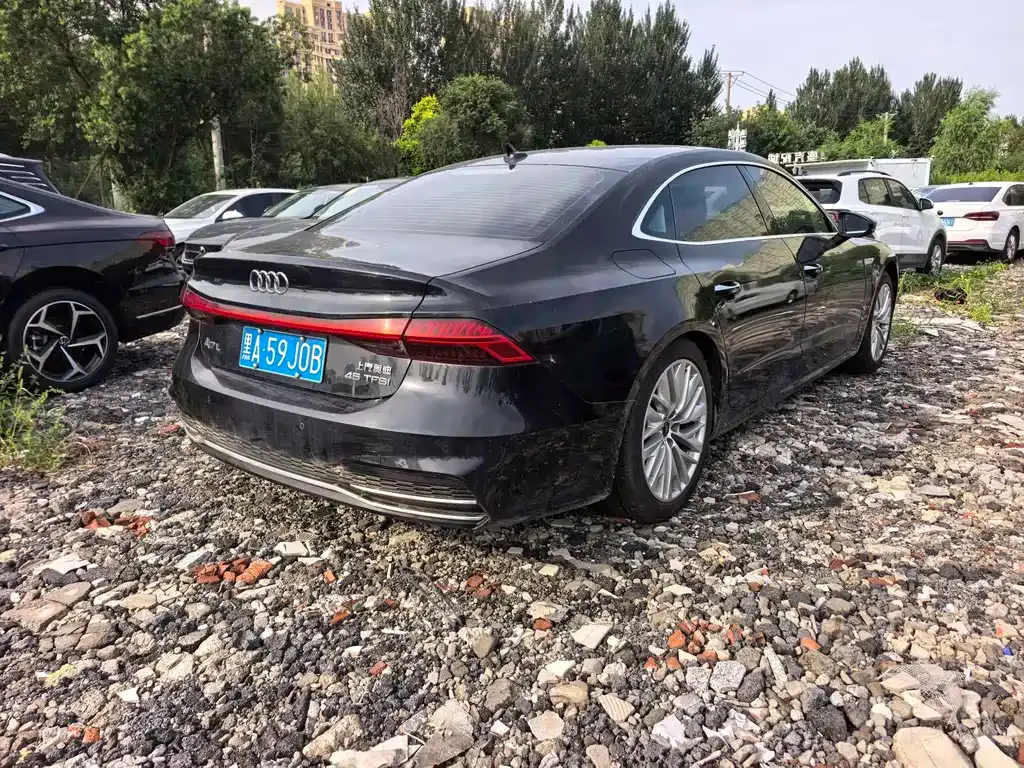 Audi A7L — фото 7