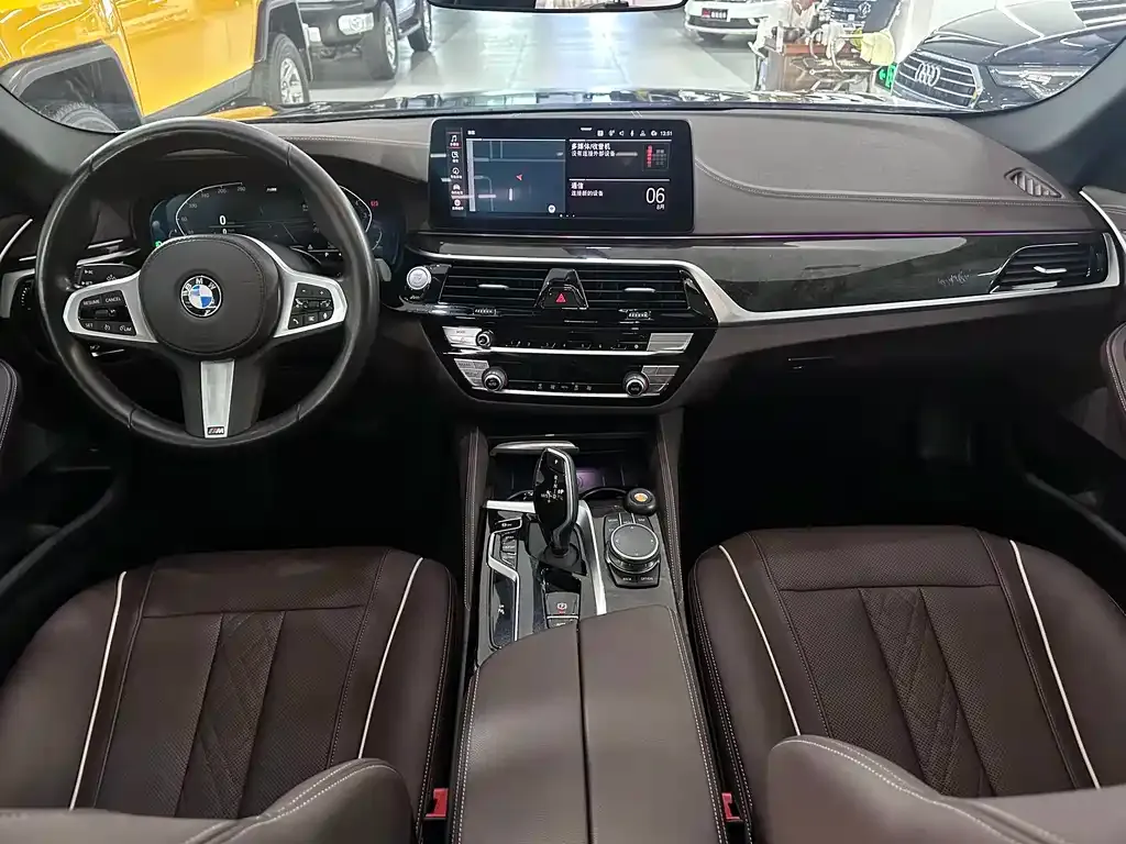 BMW 5 Series — фото 10