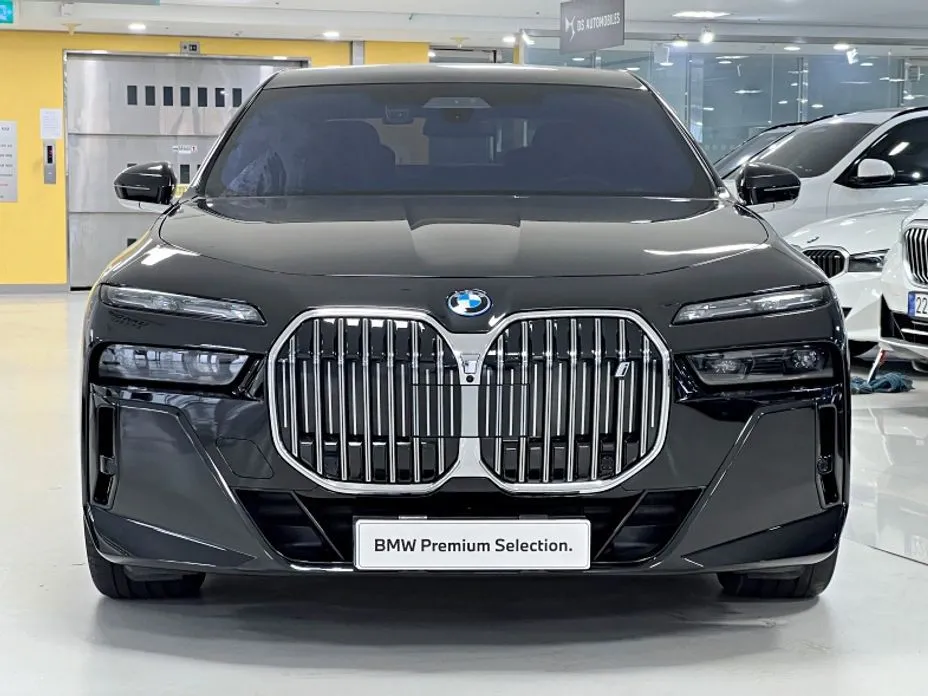 BMW i7 — фото 4