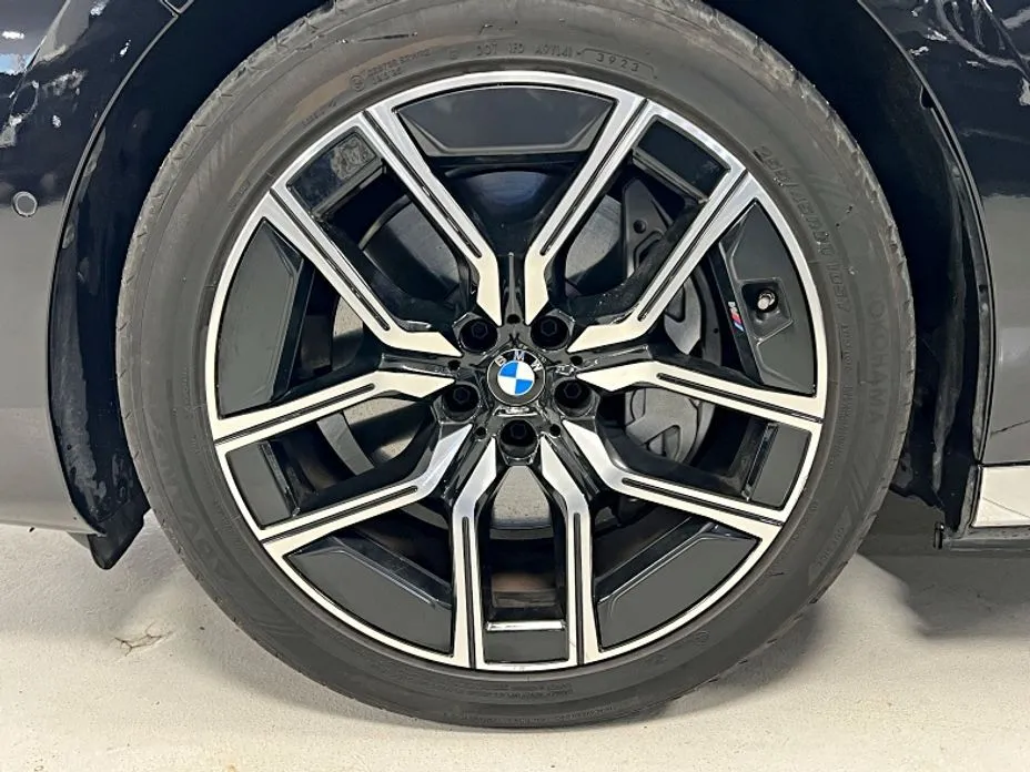 BMW i7 — фото 10