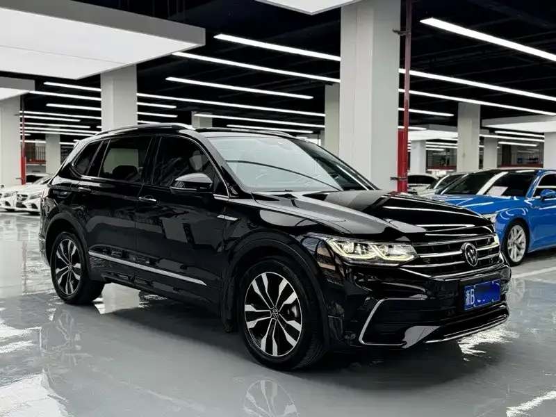 Volkswagen Tiguan L — фото 3