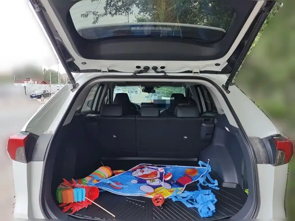 Toyota RAV4 — фото 5