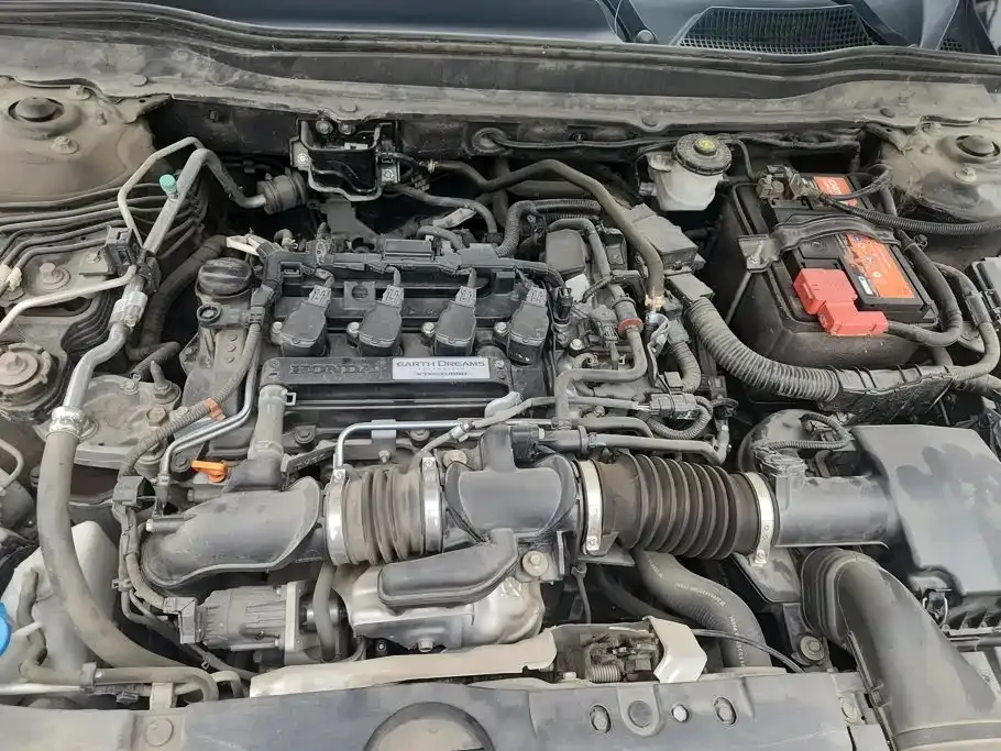 Honda Accord — фото 9