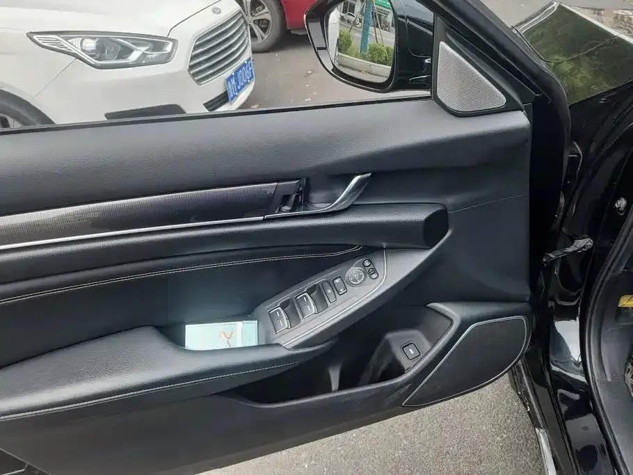 Honda Accord — фото 3