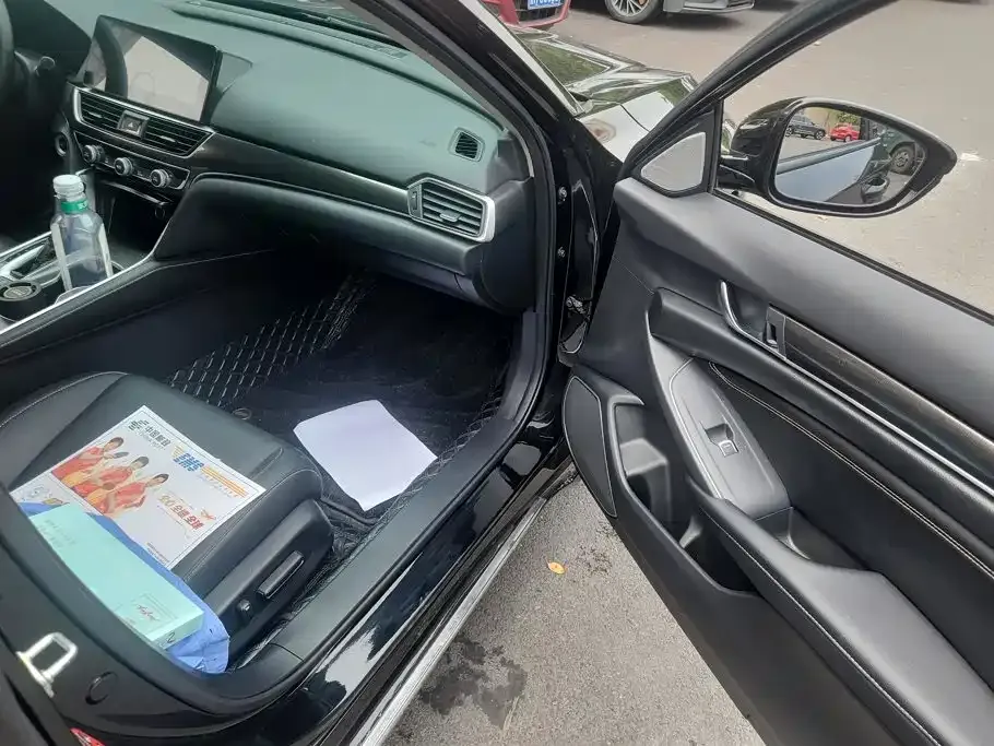Honda Accord — фото 10
