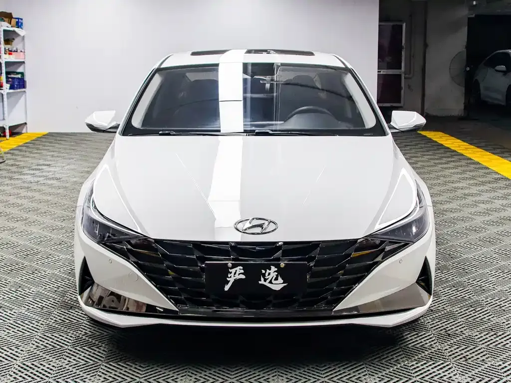 Hyundai Elantra — фото 4