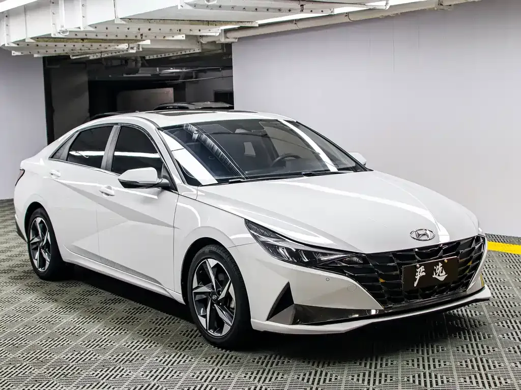 Hyundai Elantra — фото 3