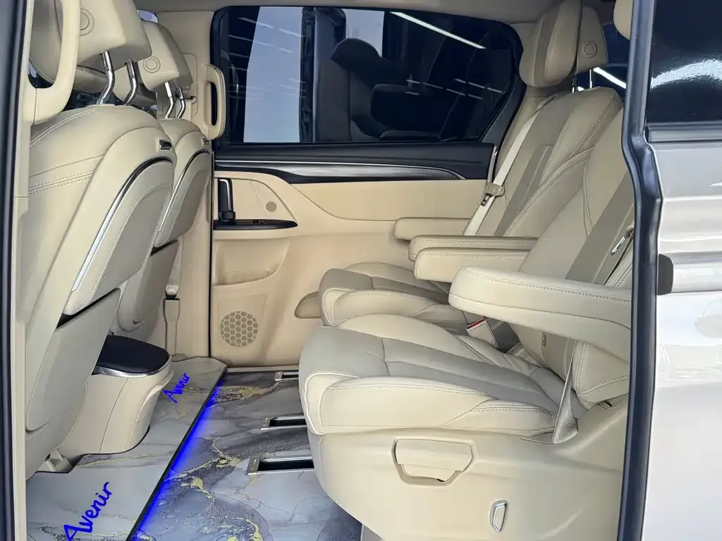 Buick GL8 — фото 7