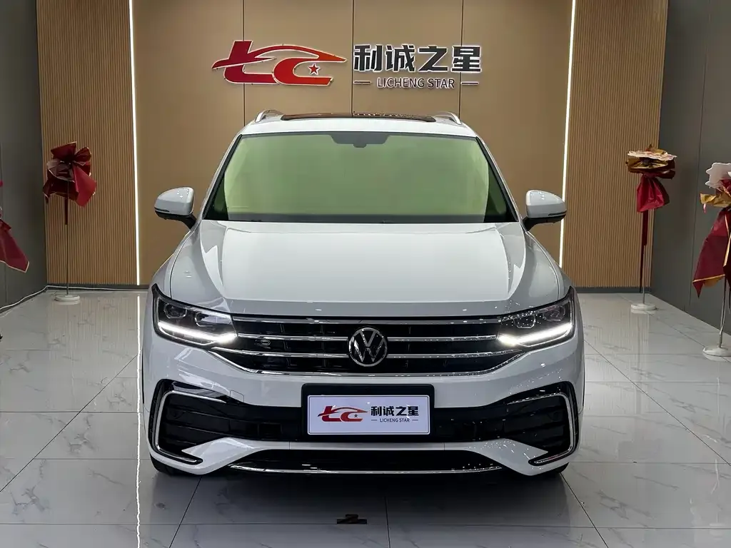 Volkswagen Tiguan L — фото 2