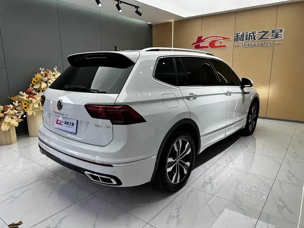 Volkswagen Tiguan L — фото 4