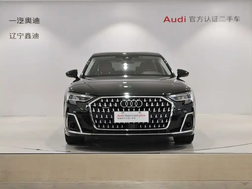 Audi A8 — фото 2
