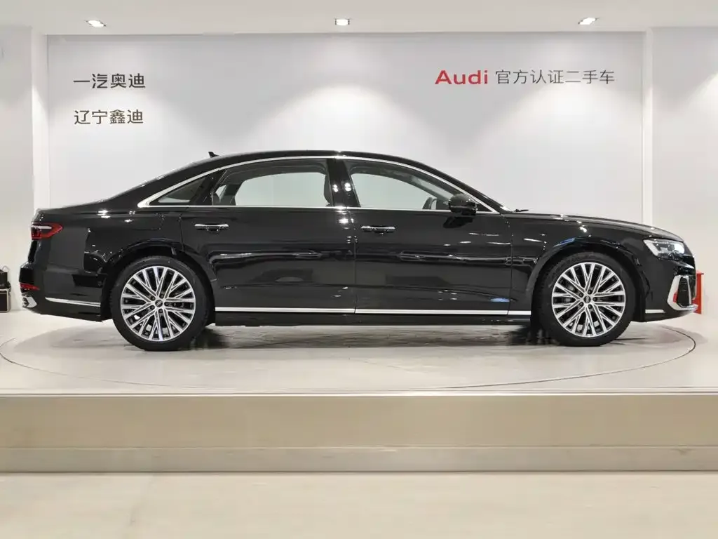 Audi A8 — фото 5
