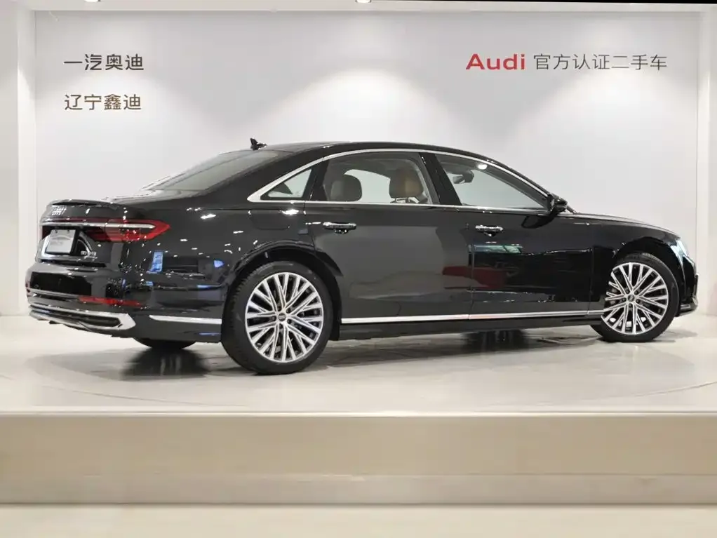 Audi A8 — фото 3