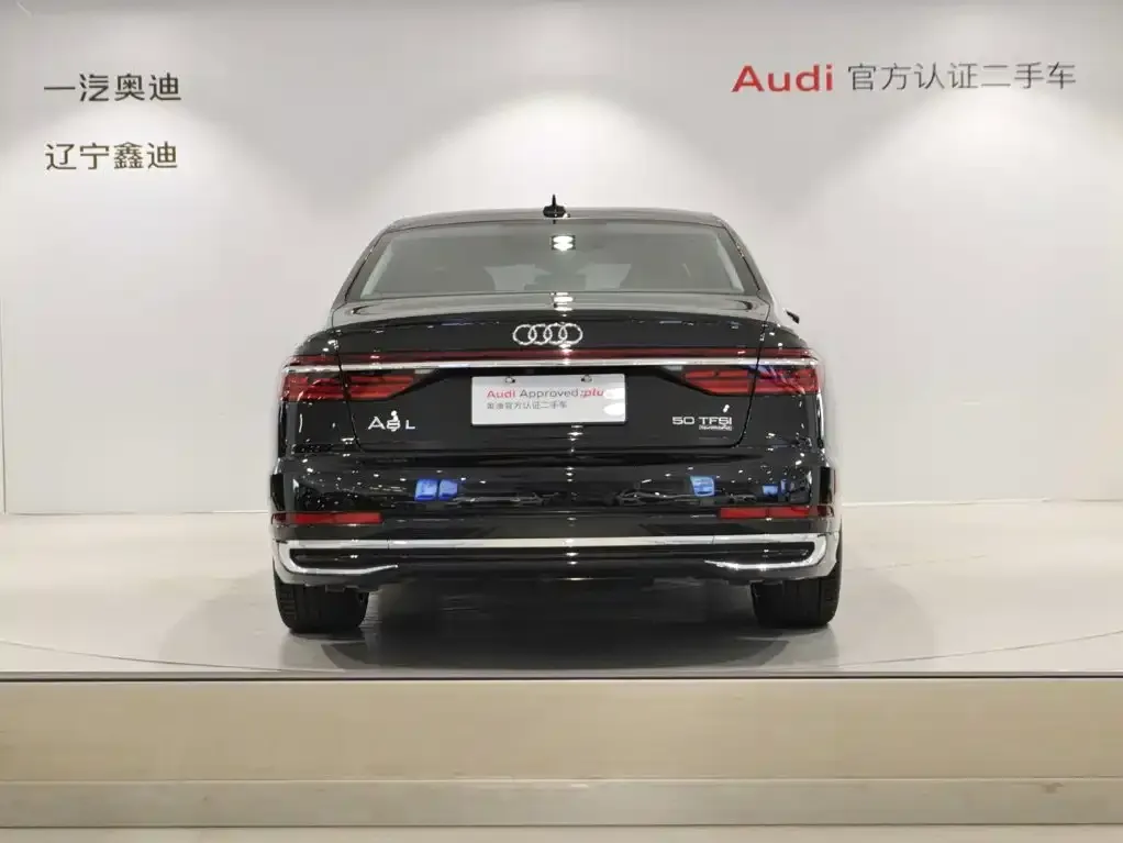 Audi A8 — фото 6