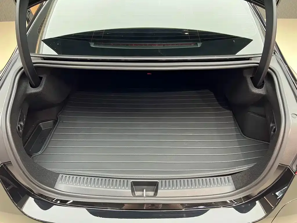 Mercedes-Benz E-Class New Energy — фото 7