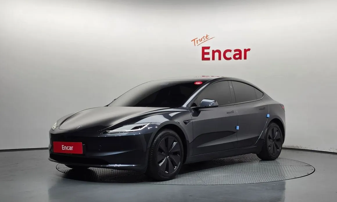 Tesla Model 3 — фото 1