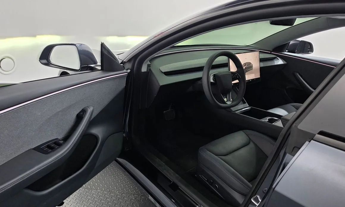 Tesla Model 3 — фото 2