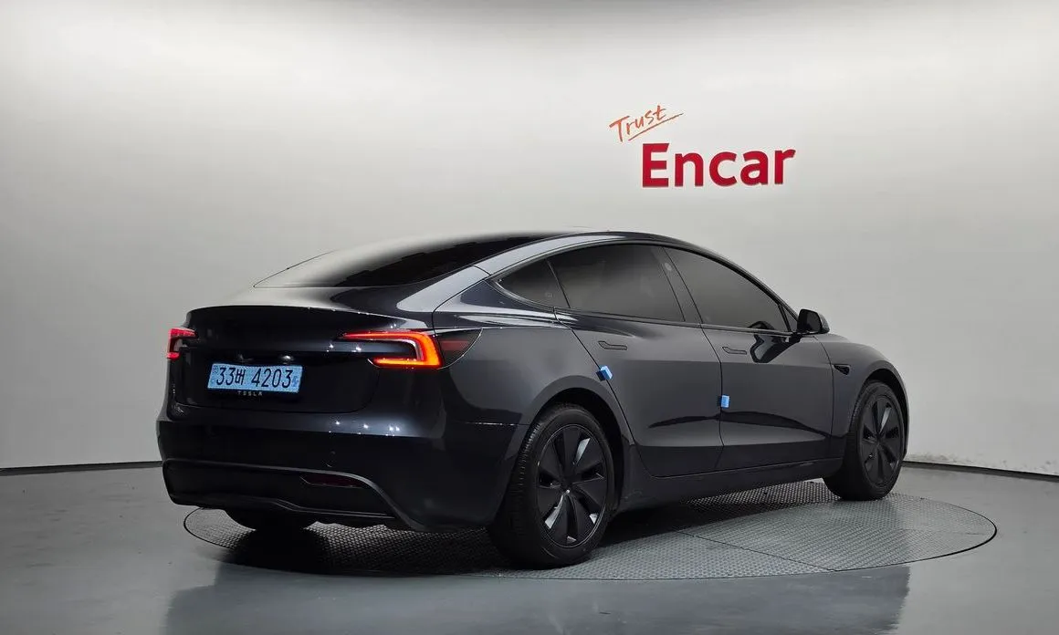 Tesla Model 3 — фото 6