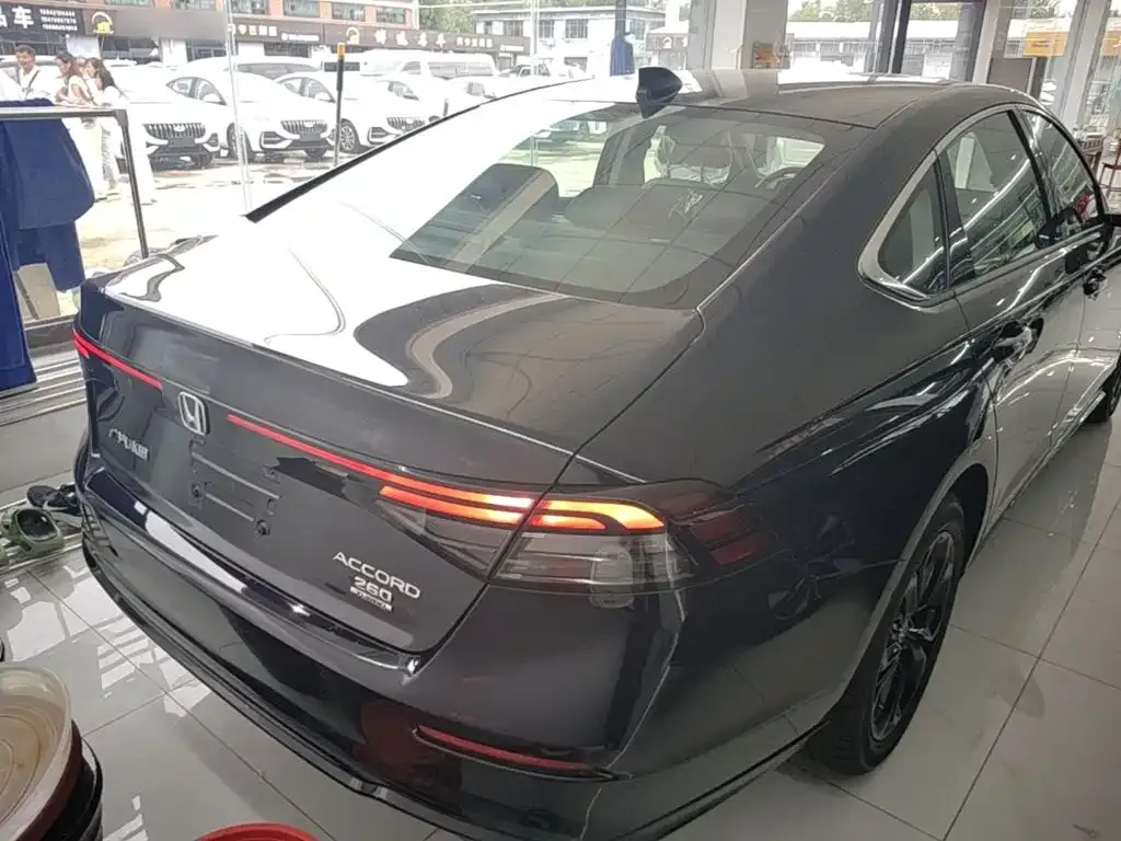 Honda Accord — фото 6