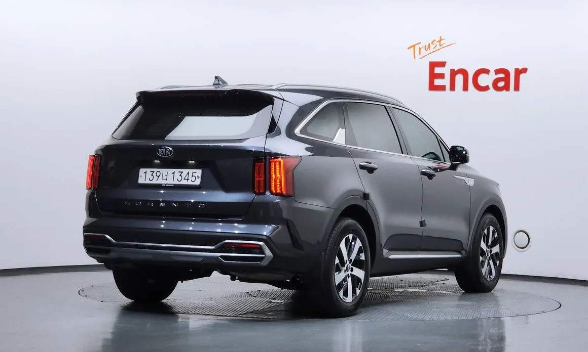 Kia Sorento — фото 9