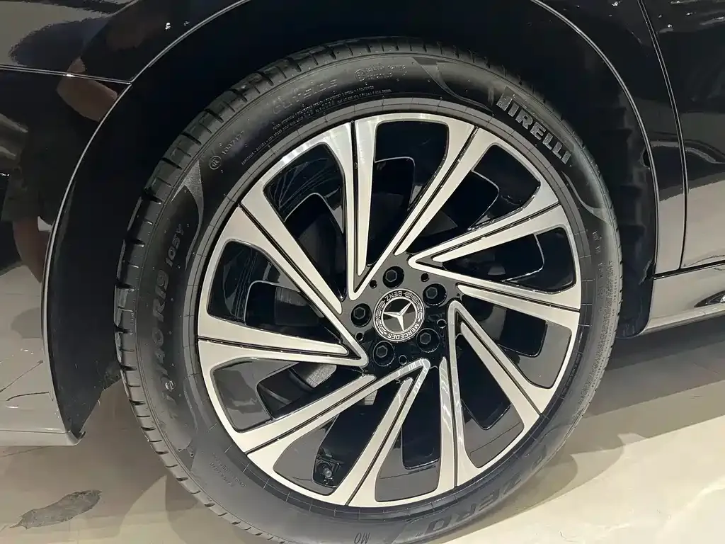 Mercedes-Benz E-Class — фото 5