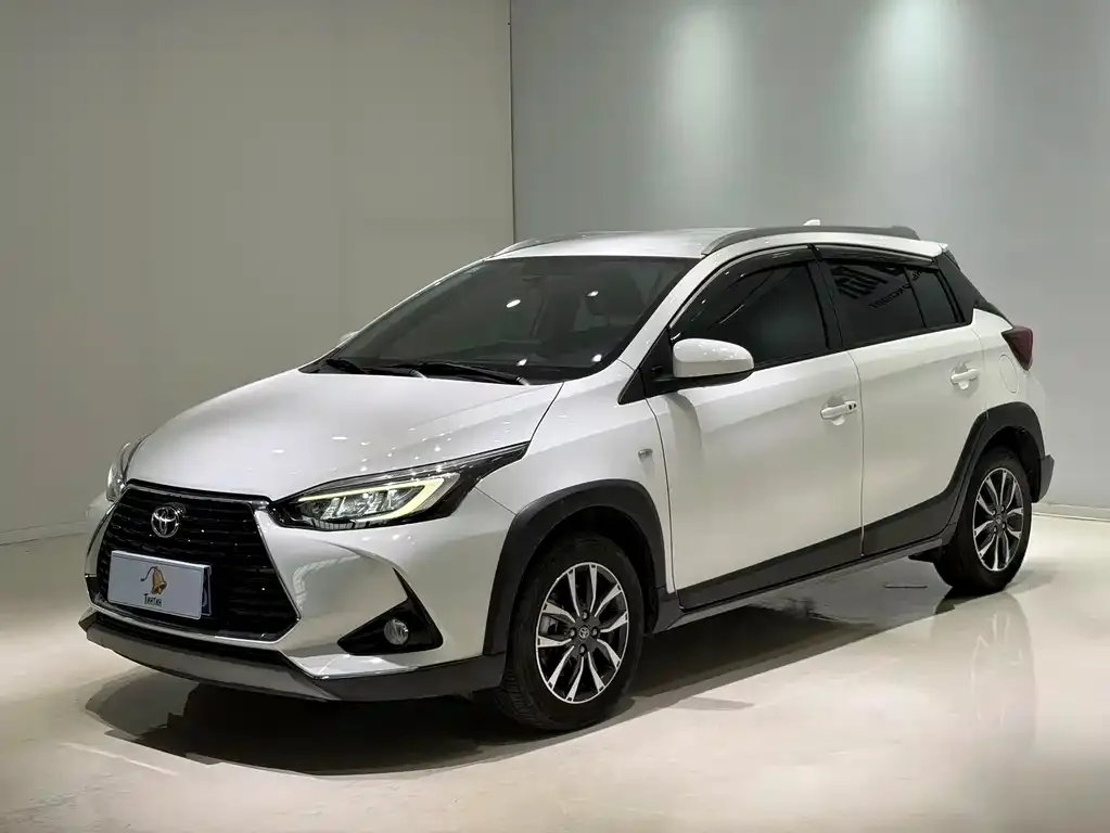 Toyota Yaris L — фото 7