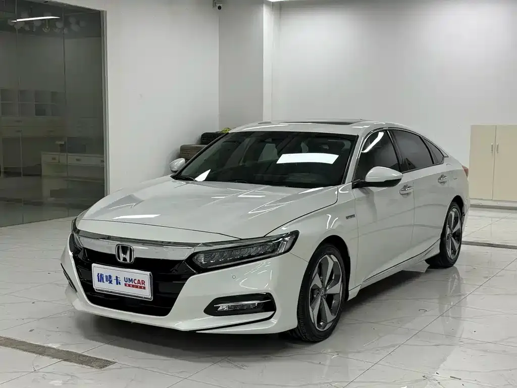 Honda Accord — фото 1