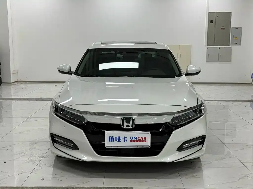 Honda Accord — фото 10