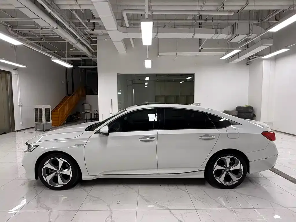 Honda Accord — фото 4
