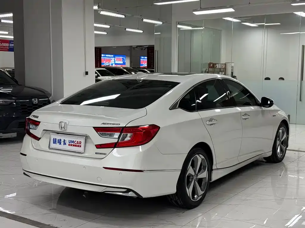 Honda Accord — фото 3