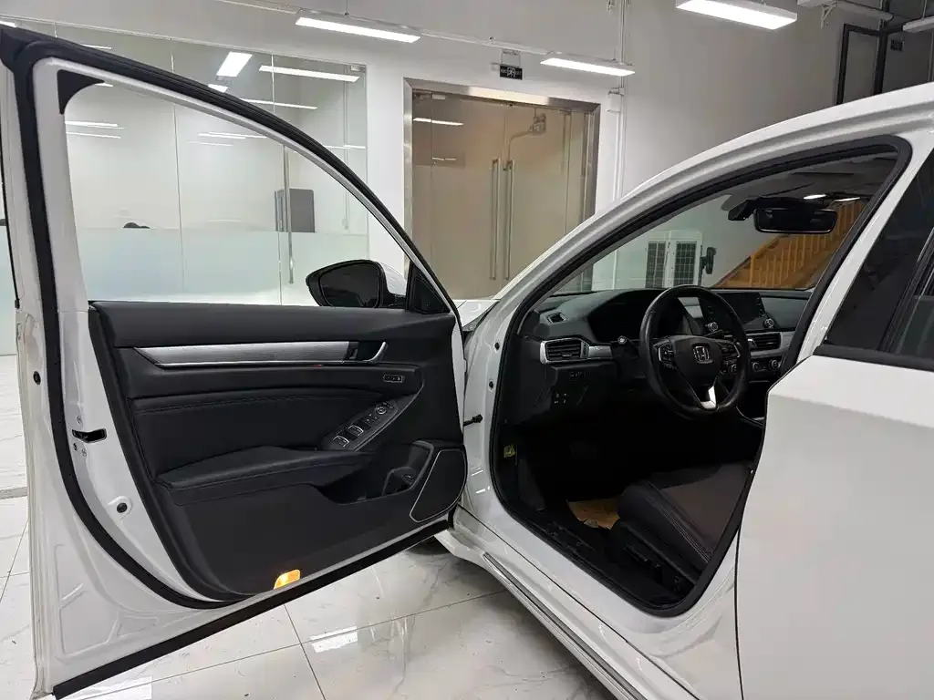Honda Accord — фото 6