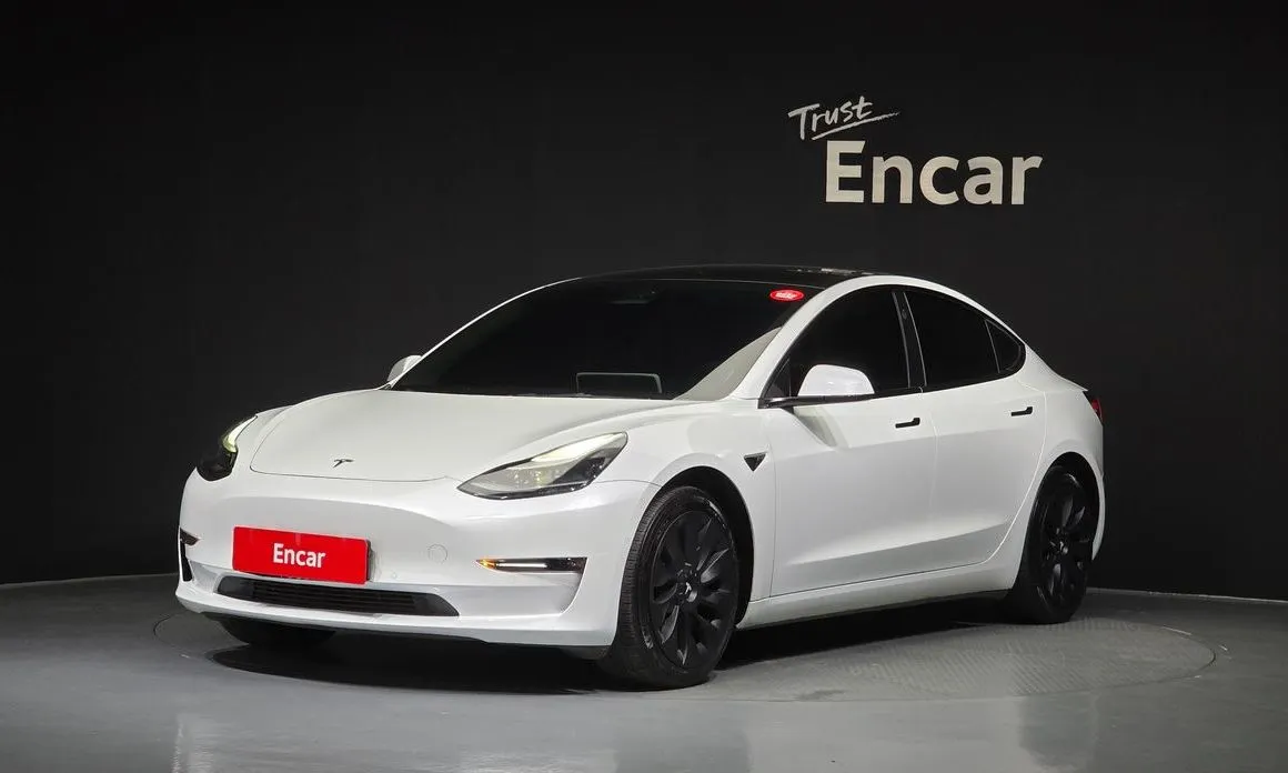 Tesla Model 3 — фото 1