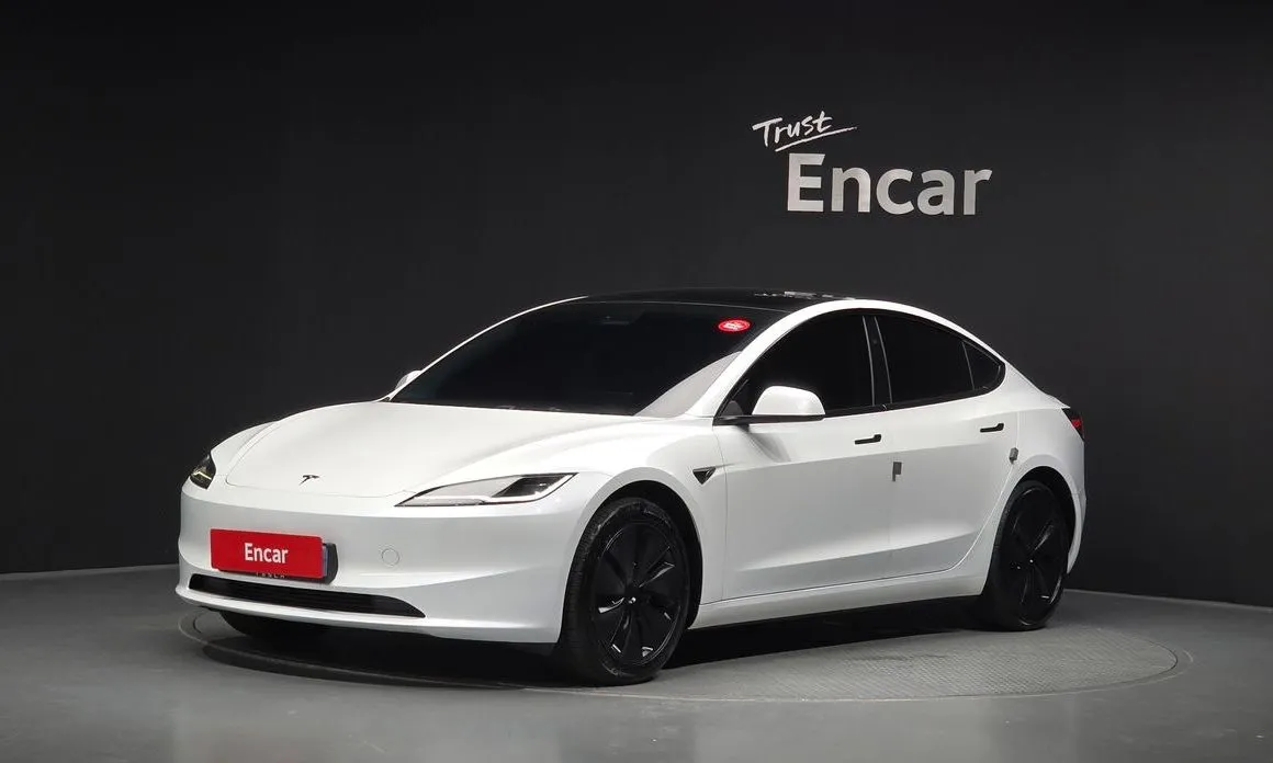 Tesla Model 3 — фото 1