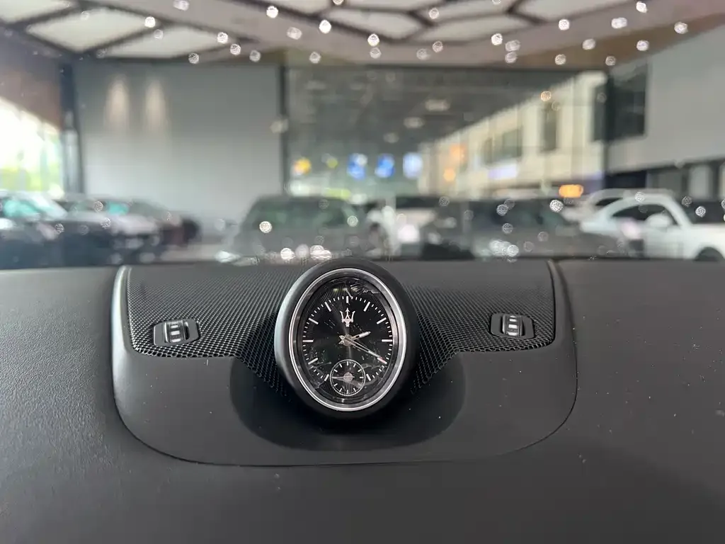 Maserati Levante — фото 2