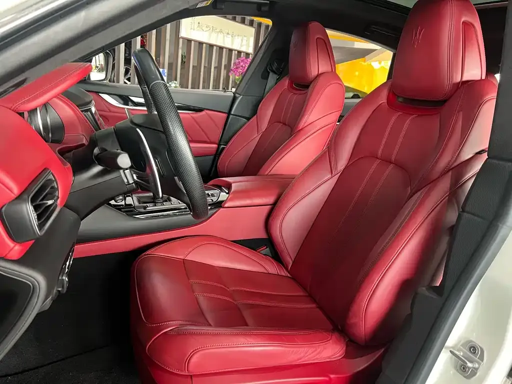 Maserati Levante — фото 8