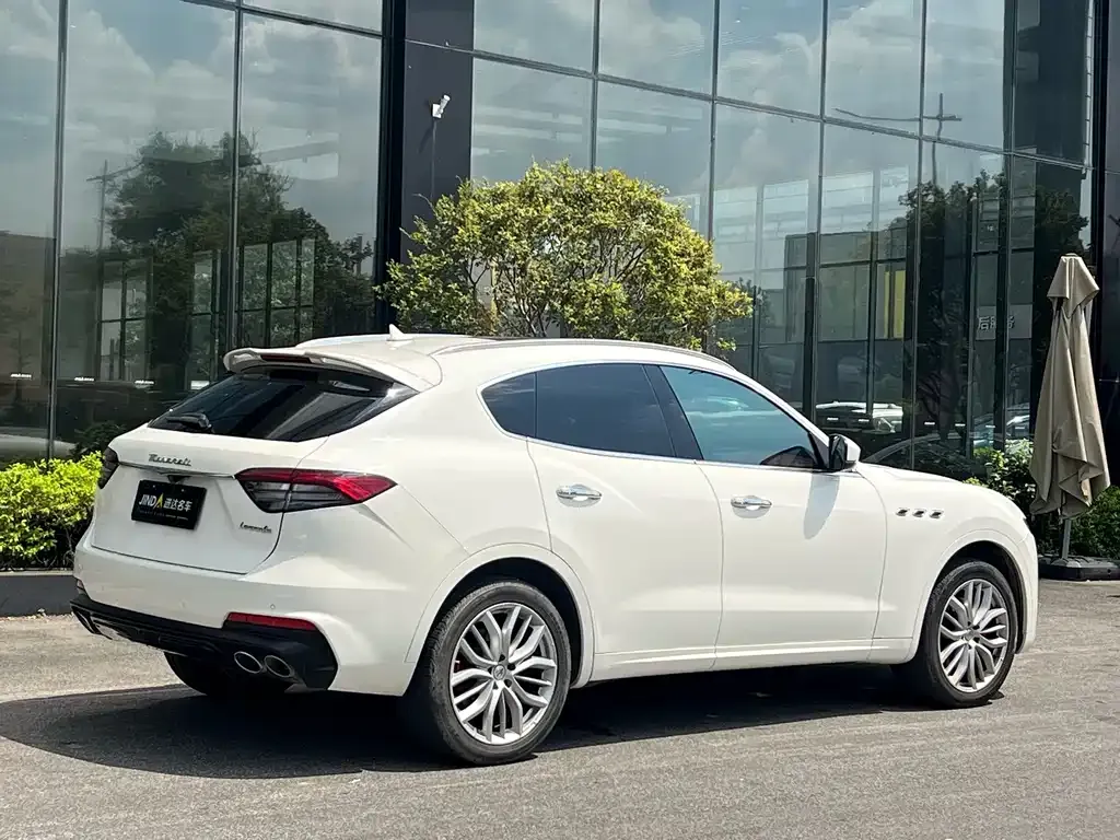 Maserati Levante — фото 9